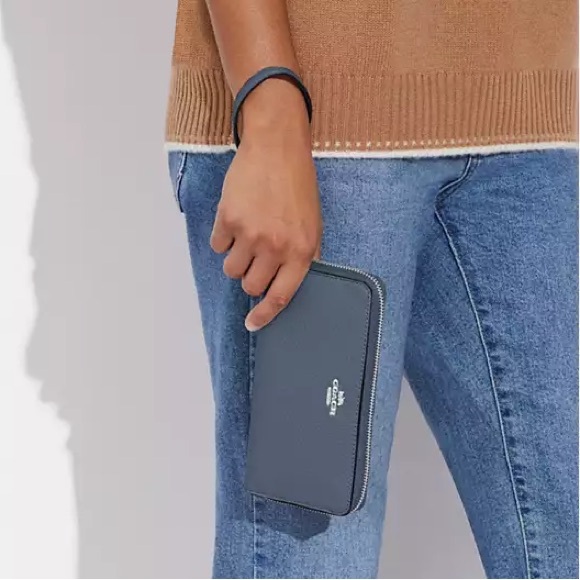 NWOT Coach Long Zip Around Wallet in Silver/Washed Chambray - Picture 3 of 6